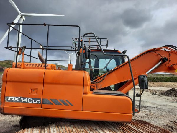 Doosan DX140LC Excavator