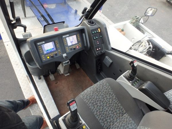 Grove GMK 2035E Mobile Crane