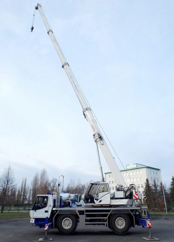 Grove GMK 2035E Mobile Crane