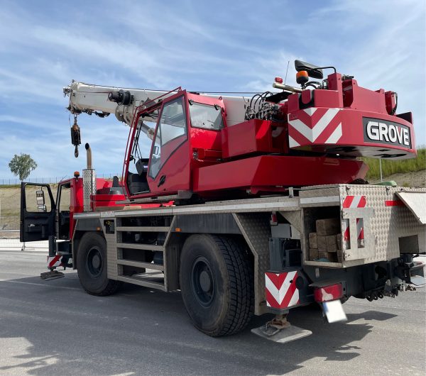 Grove GMK 2035E Mobile Crane