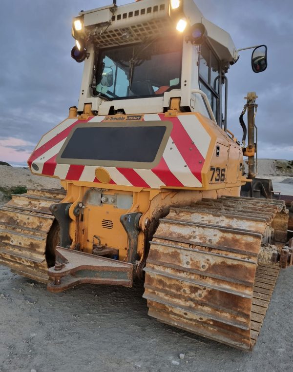 Bouteur Liebherr 736