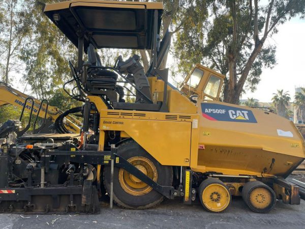 Caterpillar AP500F Paver