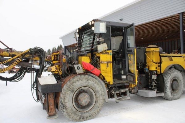 Podziemna wiertarka do skał Atlas Copco Boltec LC