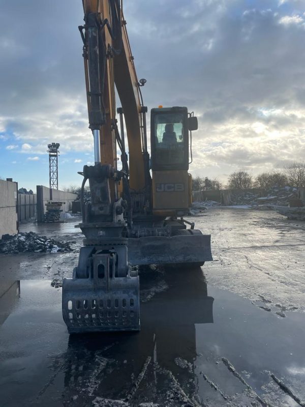 JCB JS160W Material Handler