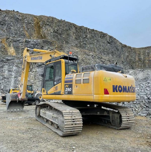 Escavadeira Komatsu PC290LC