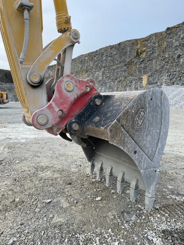 Komatsu PC290LC Excavator