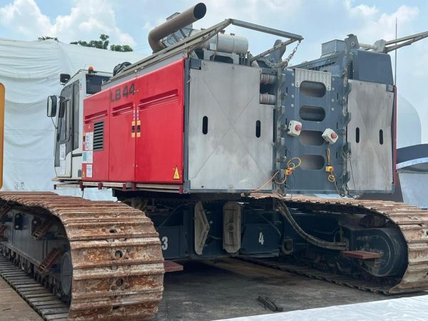 Liebherr LB44 XL Rotary Piling Rig