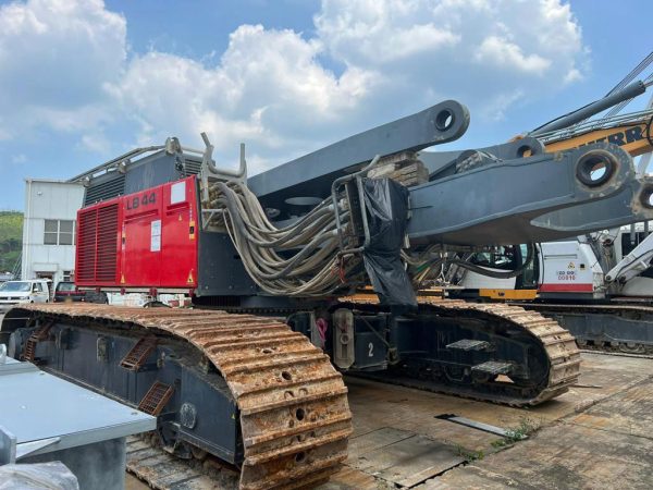 Liebherr LB44 XL Rotary Piling Rig