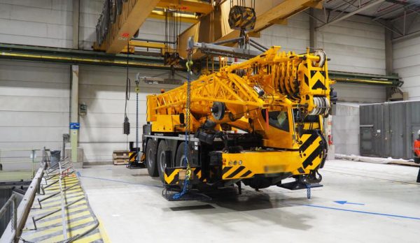 Liebherr LTC 1045-3.1 Mobile Crane