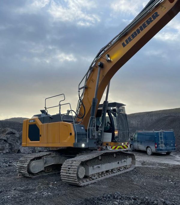 Liebherr Bagger R938