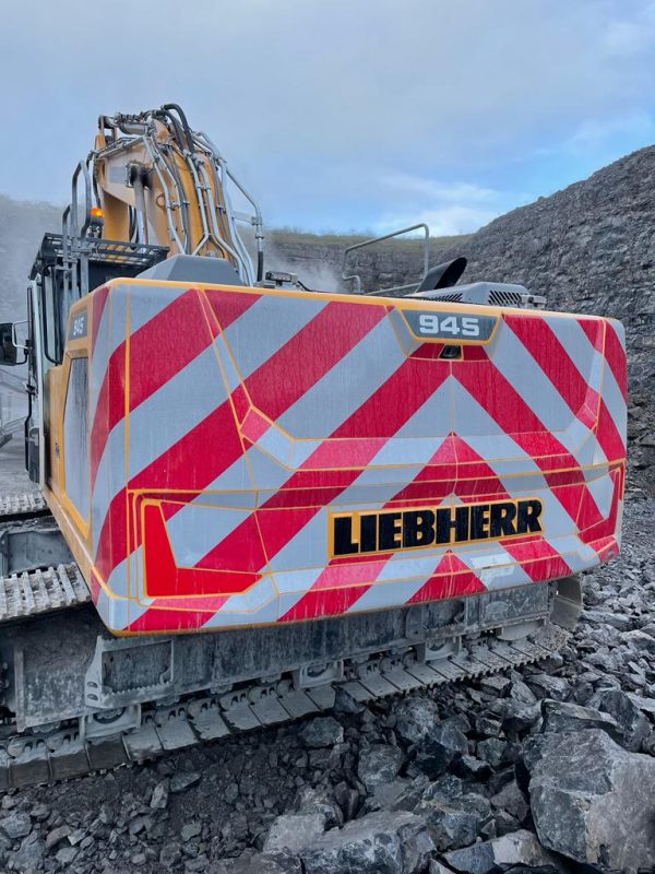 รถขุด Liebherr R945