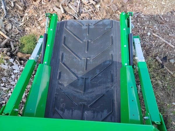 McCloskey R155 Screen