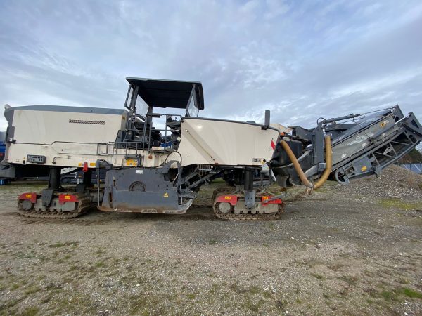 Wirtgen W250i Road Planer