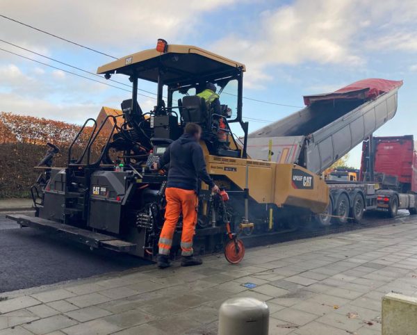 Pavimentadora Caterpillar AP655F