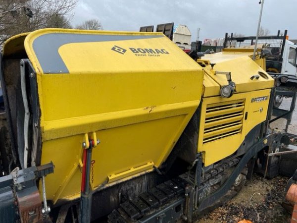 Bomag BF223 C Paver
