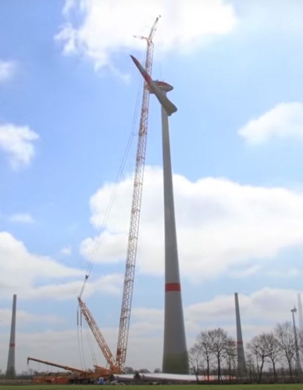 Demag CC3800 Crawler Crane