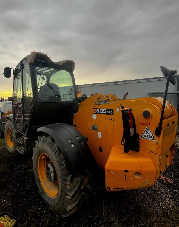 Телескопический погрузчик JCB 535-140