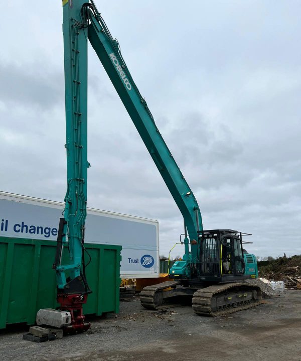 Excavatrice Kobelco SK260LC