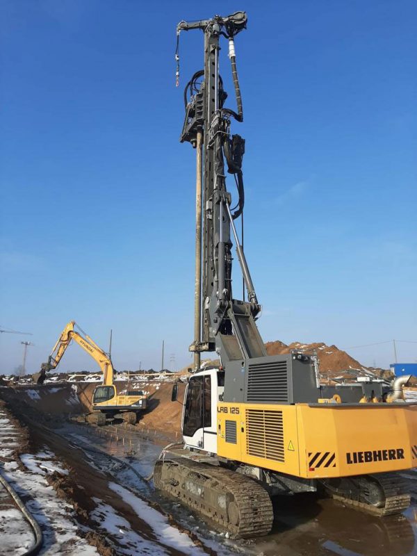 Liebherr LRB 125 회전식/진동식 말뚝박기 장비