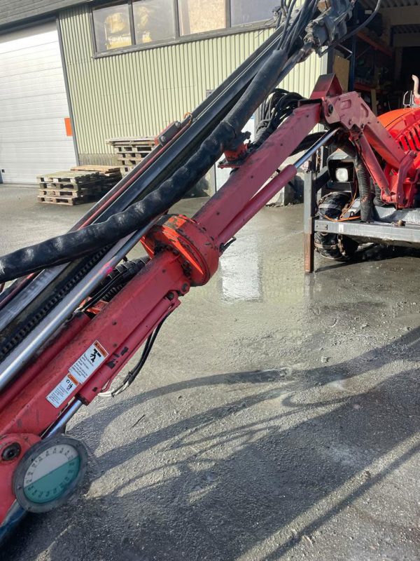 Sandvik DC125R Rock Drill