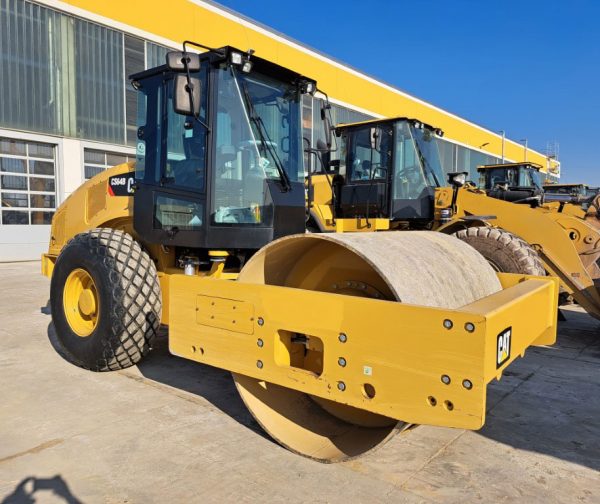 Roller Caterpillar CS64B