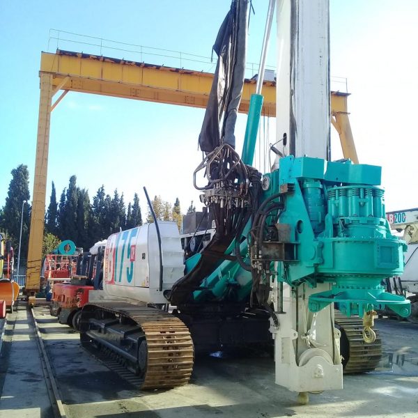 Casagrande B175 XP Rotary Piling Rig