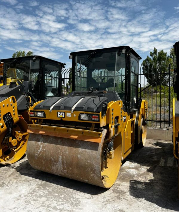 ลูกกลิ้ง Caterpillar CB10