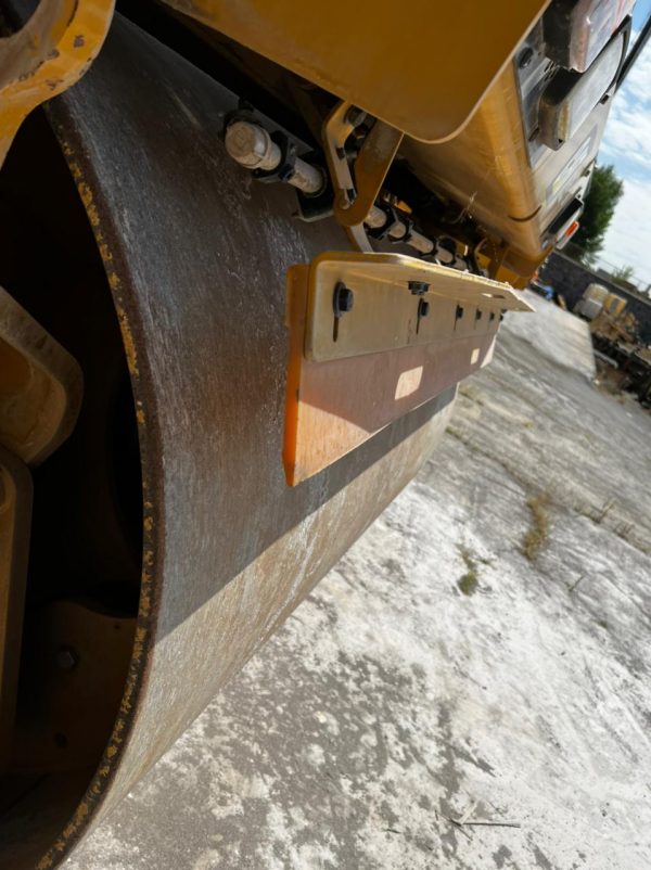 Caterpillar CB10-wals