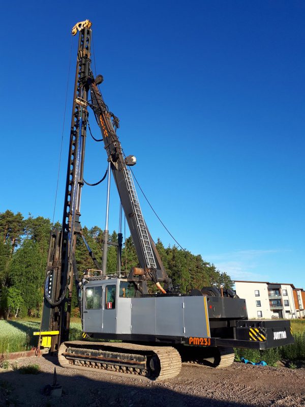 Junttan PM-23LC Hammer Piling Rig