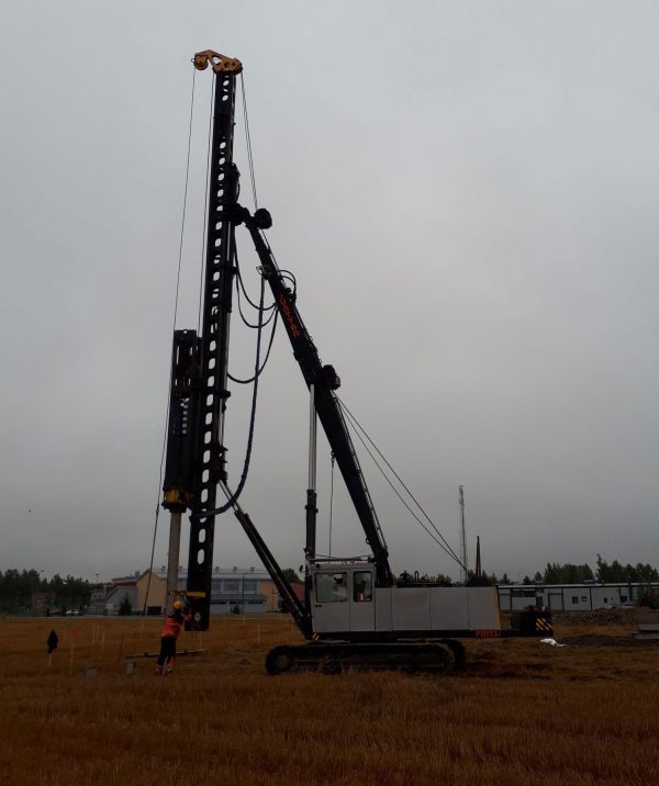 Junttan PM-23LC Hammer Piling Rig