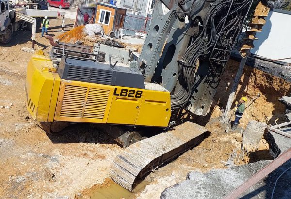 Liebherr LB28 เครื่องตอกเสาเข็มหมุน