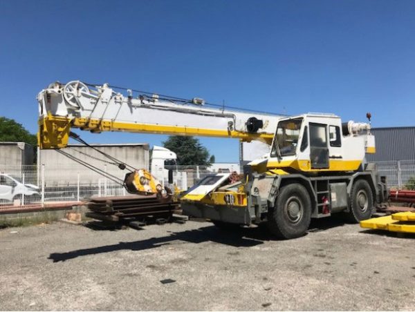 Tadano TR300E Rough Terrain Crane