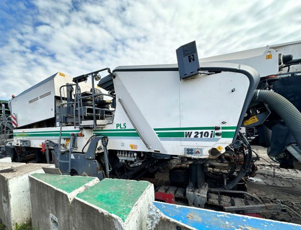 Wirtgen W210i Road Planer