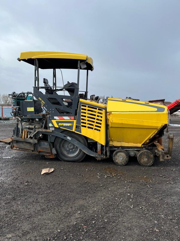 Bomag BF300 P-2 Paver