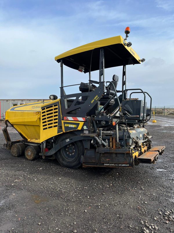 Bomag BF300 P-2 Paver