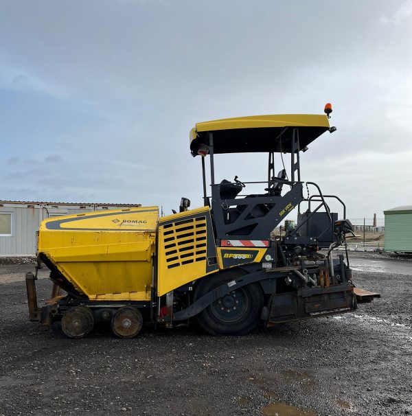 Bomag BF300 P-2 Paver