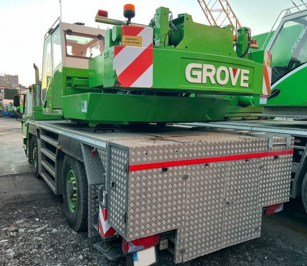 Grove GMK 2035 Mobile Crane