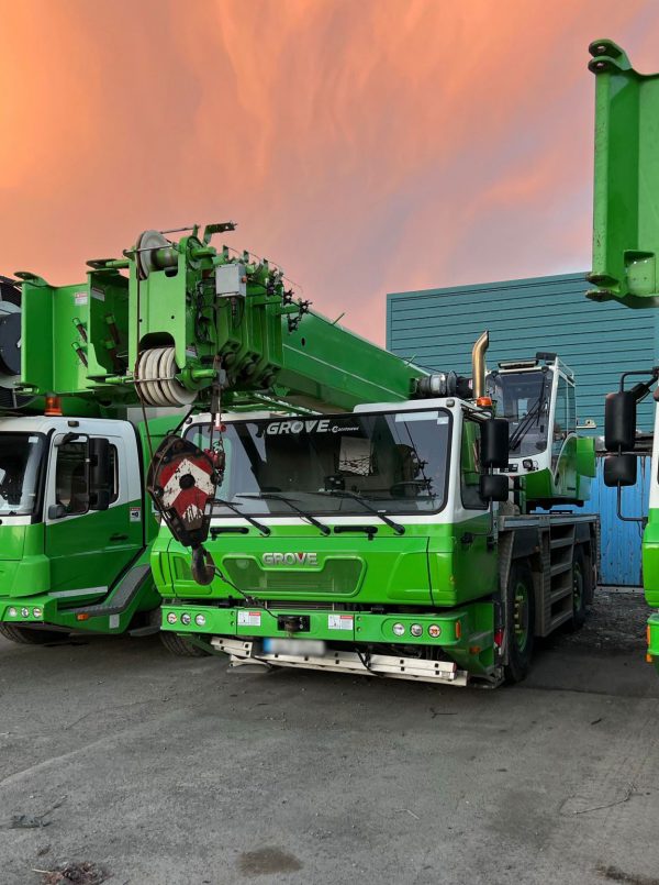 Grove GMK 2035 Mobile Crane