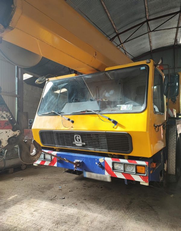 Grove GMK 3050 Mobile Crane