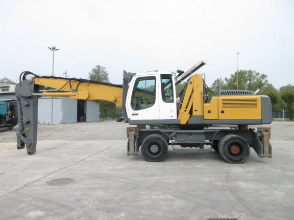 Movimentatore di materiali Liebherr A924