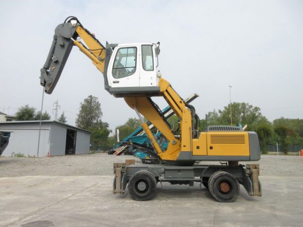 เครื่องจัดการวัสดุ Liebherr A924