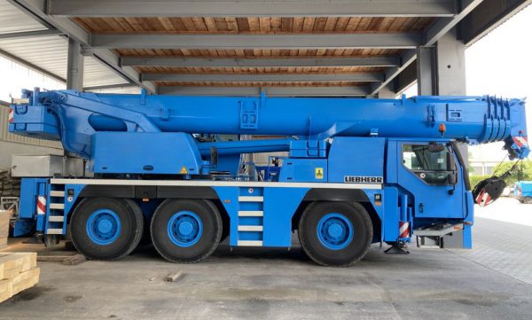 Liebherr LTM 1055-3.1 Mobile Crane