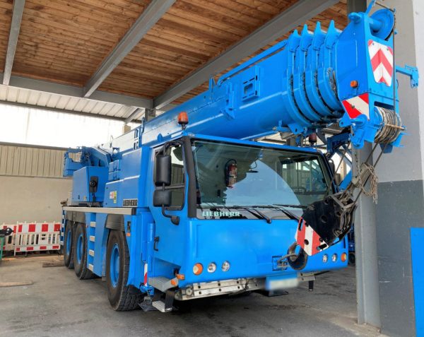 Liebherr LTM 1055-3.1 Mobile Crane