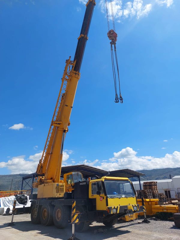 Liebherr LTM 1070 Mobile Crane