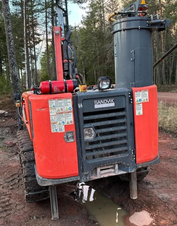 Sandvik Commando DC130Ri Rock Drill