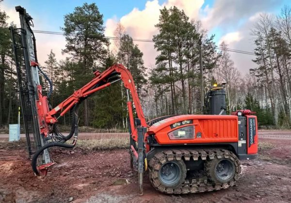 Sandvik Commando DC130Ri Rock Drill