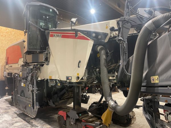 Wirtgen W 210 Fi Road Planer