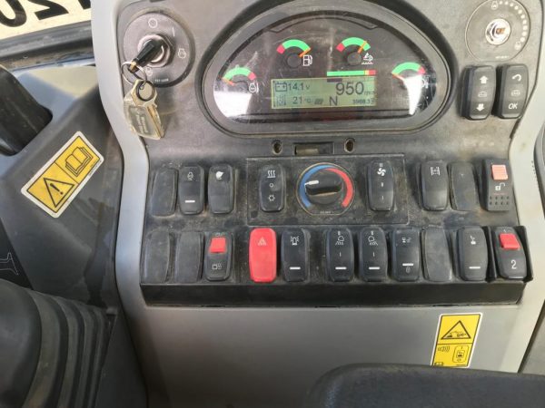 Caterpillar 432F2 Backhoe Loader