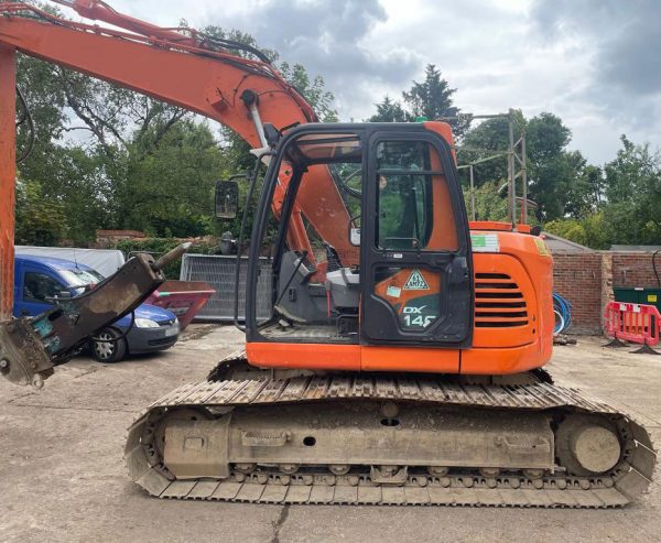 Pelle sur chenilles Doosan DX140 LCR-3