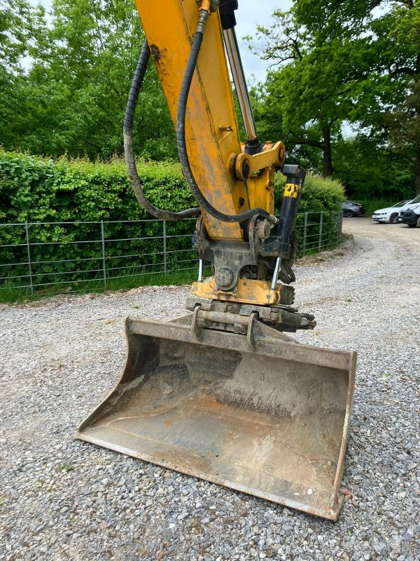 JCB JS130 LC+ Excavator